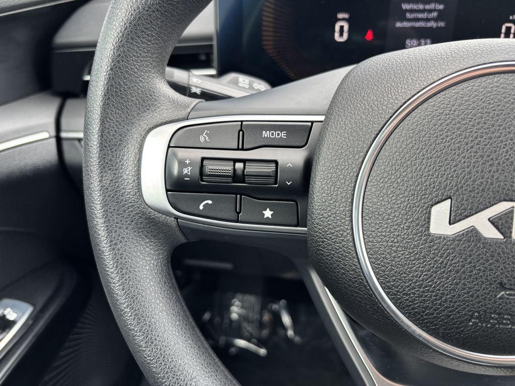 2026 Kia K5 LXS - Photo 13