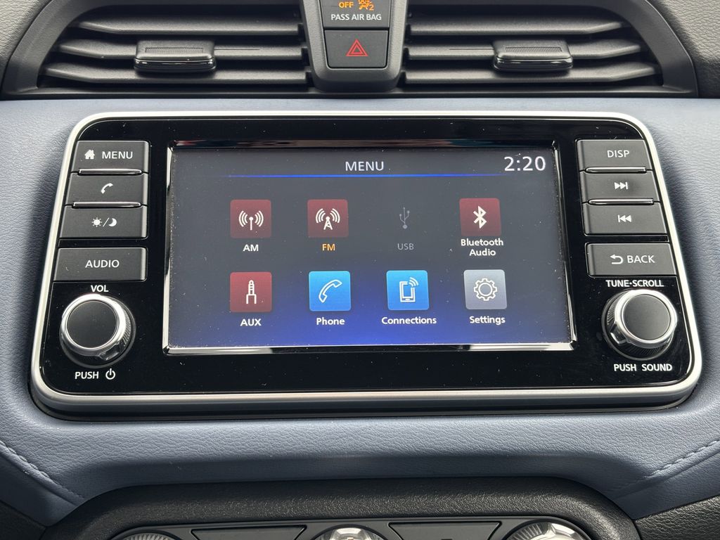 2023 Nissan Versa Sedan SV - Photo 18