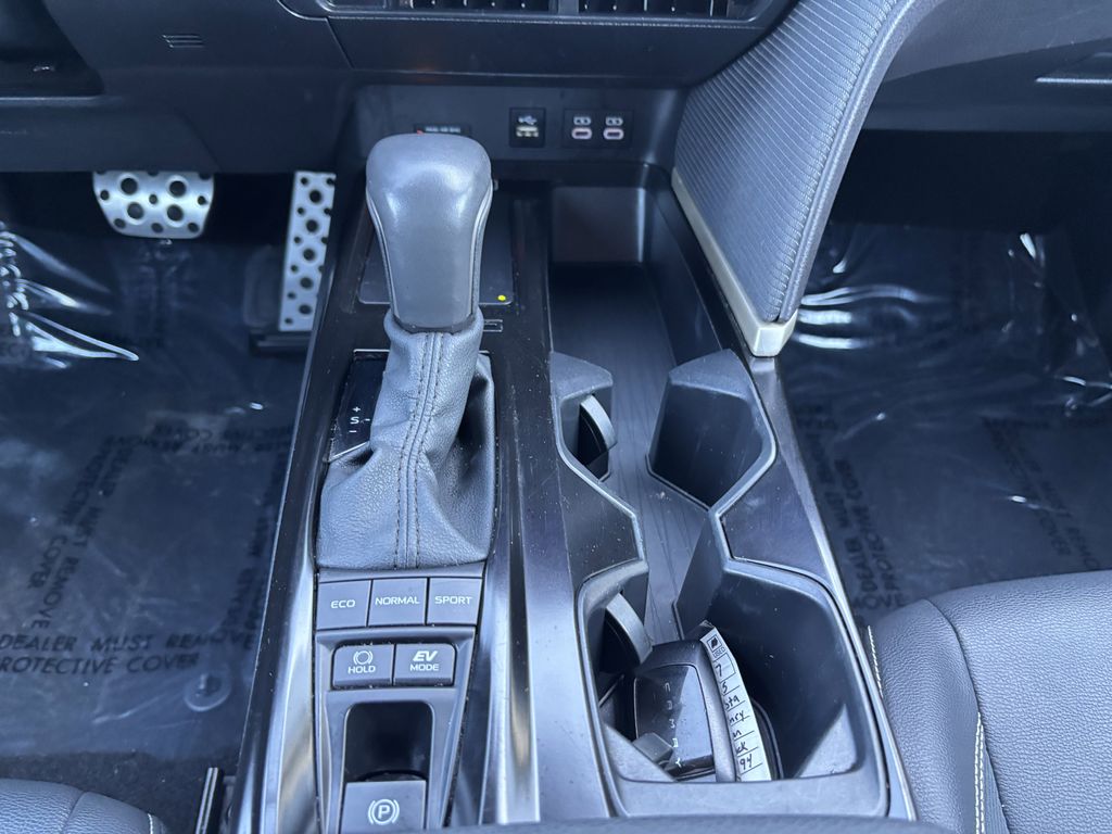 2025 Toyota Camry SE - Photo 22