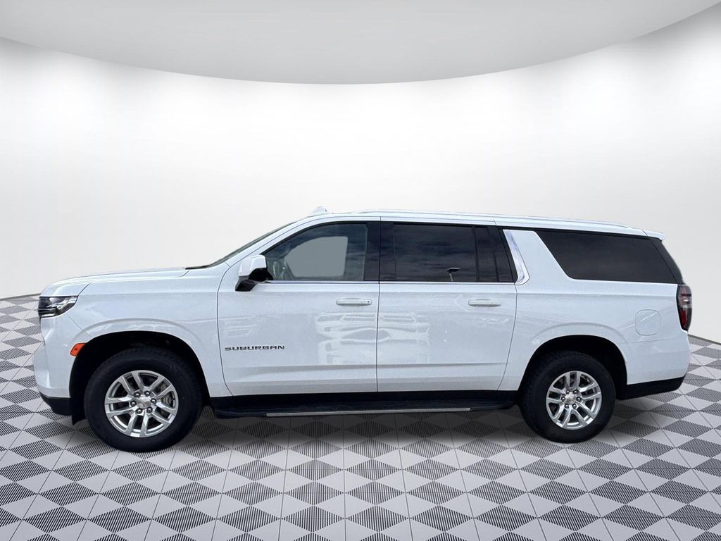 2024 Chevrolet Suburban LT - Photo 4