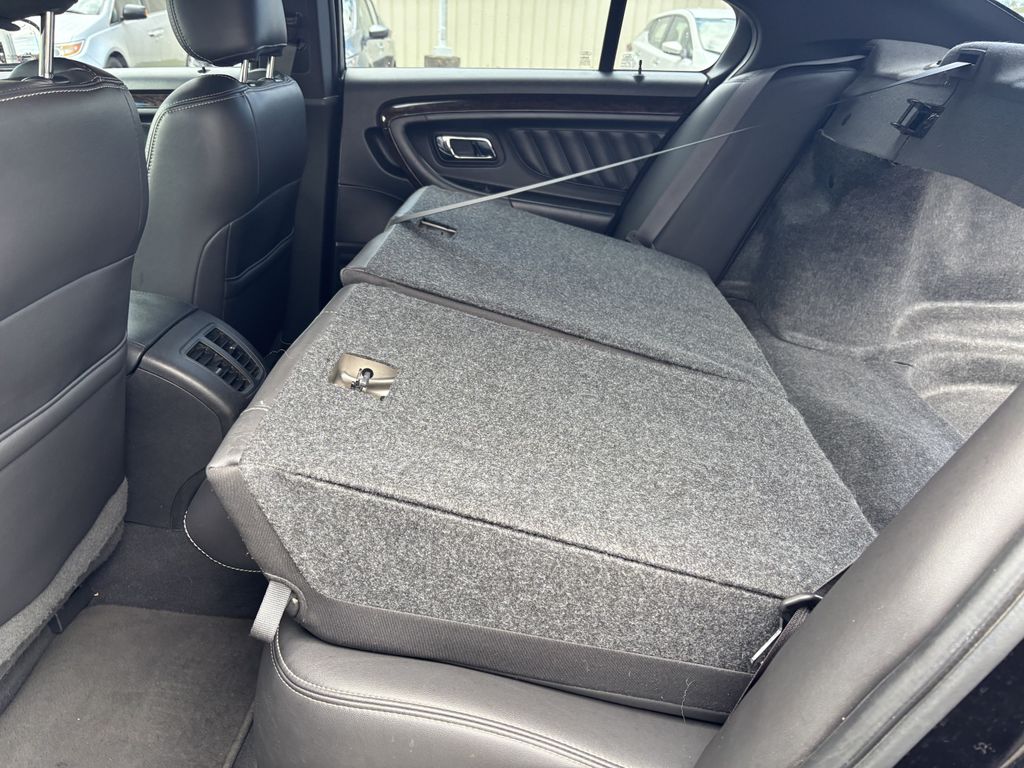2019 Ford Taurus Limited - Photo 25