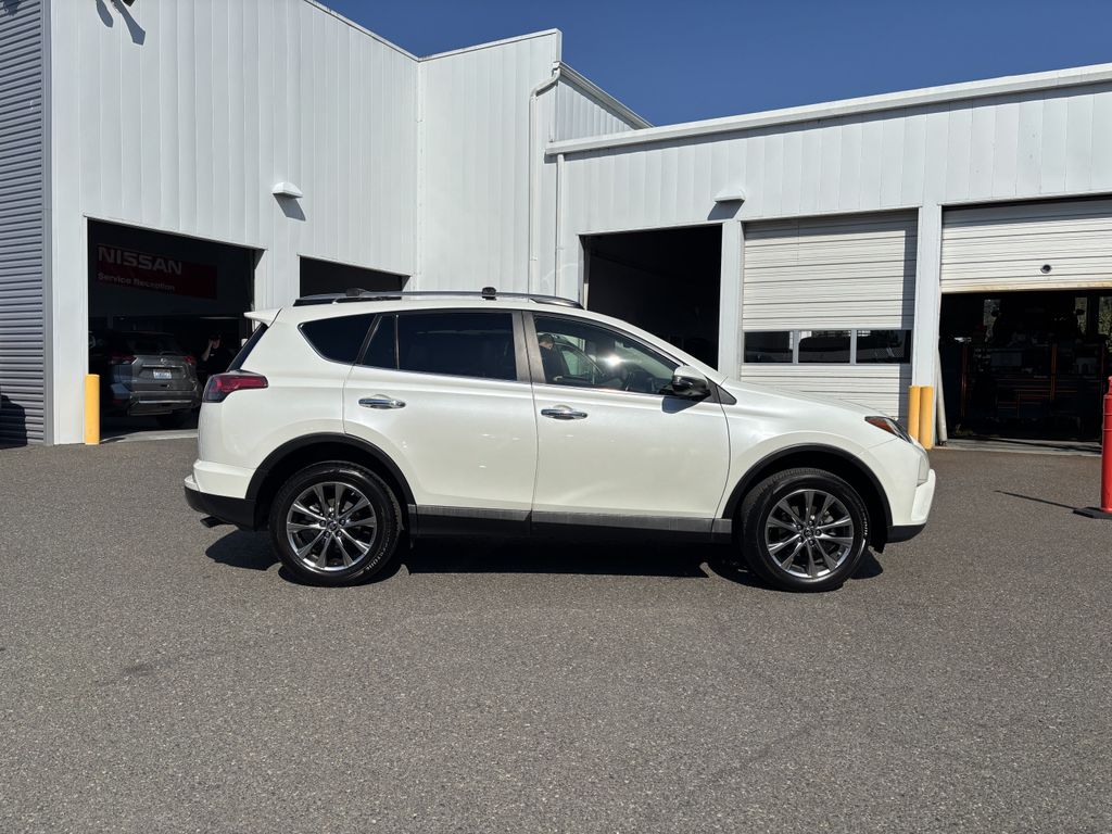 2018 Toyota RAV4 Limited - Photo 8