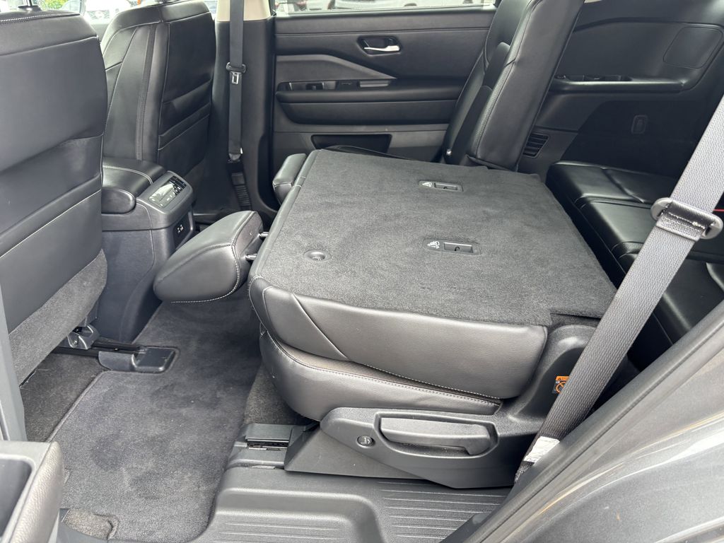 2025 Nissan Pathfinder SL - Photo 24