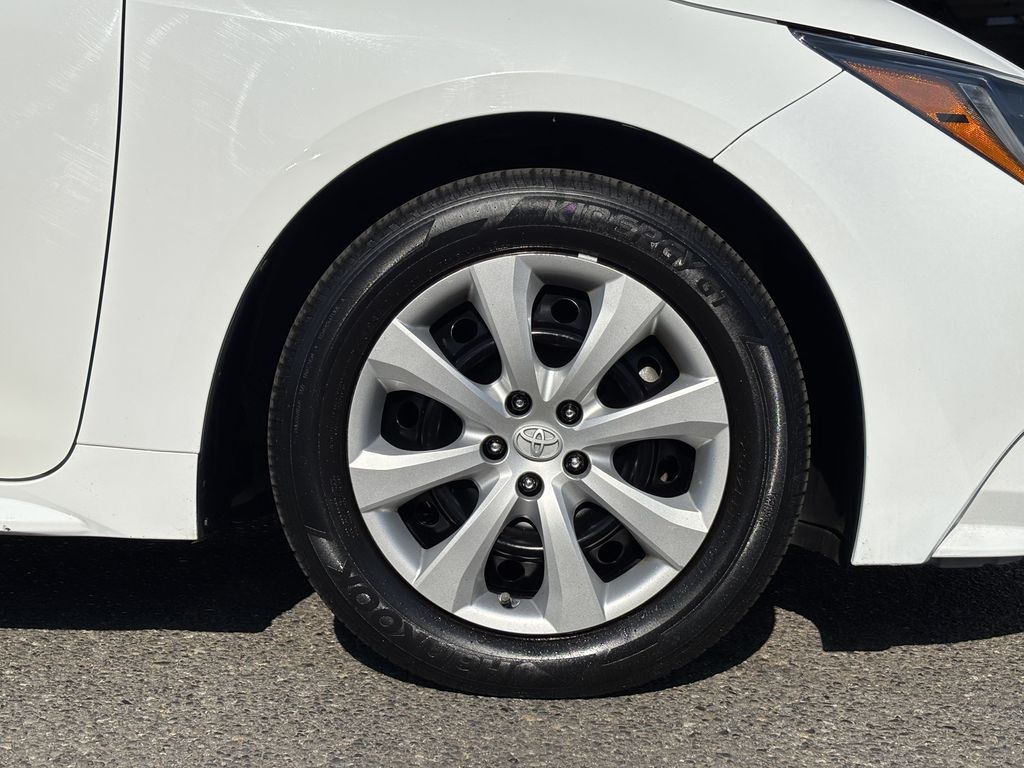 2023 Toyota Corolla LE - Photo 9