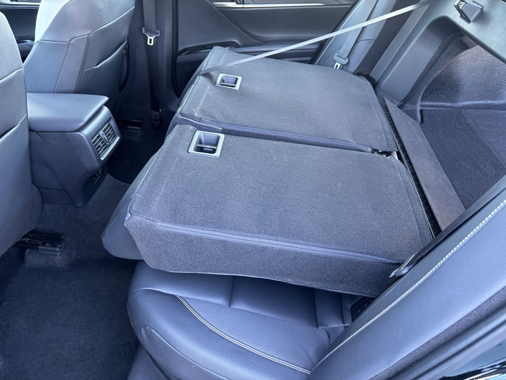 2025 Toyota Camry SE - Photo 28