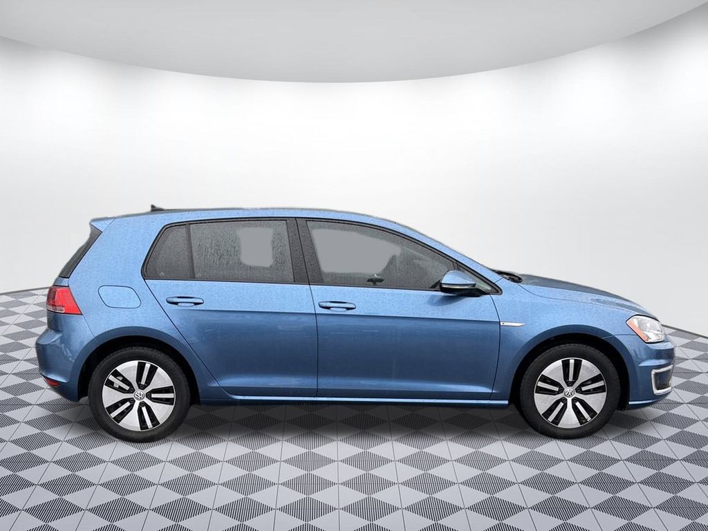Used 2016 Volkswagen e-Golf e-Golf SE with VIN WVWKP7AU6GW916557 for sale in Bellingham, WA