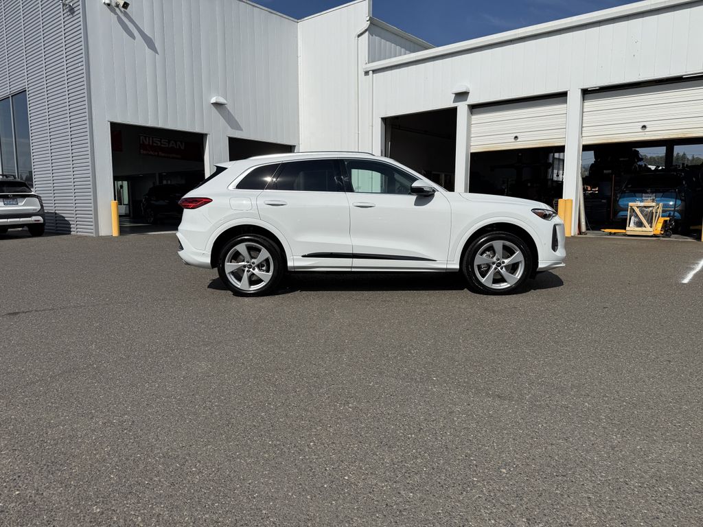 2025 Audi Q5 Premium Plus - Photo 8