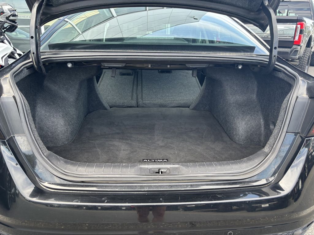 2021 Nissan Altima SV - Photo 18
