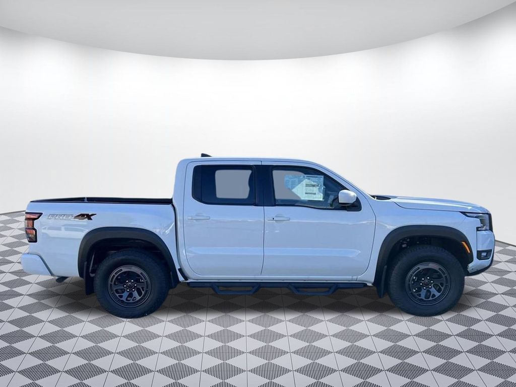 2025 Nissan Frontier PRO-4X photo 2