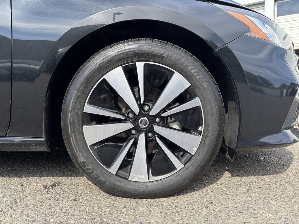2021 Nissan Altima SV - Photo 9