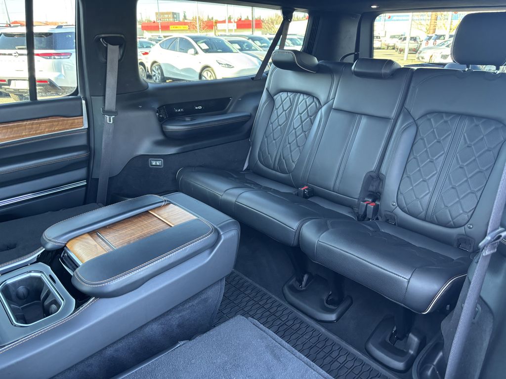 2024 Jeep Grand Wagoneer L Series III - Photo 28