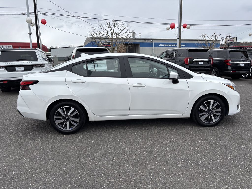 2023 Nissan Versa Sedan SV - Photo 8