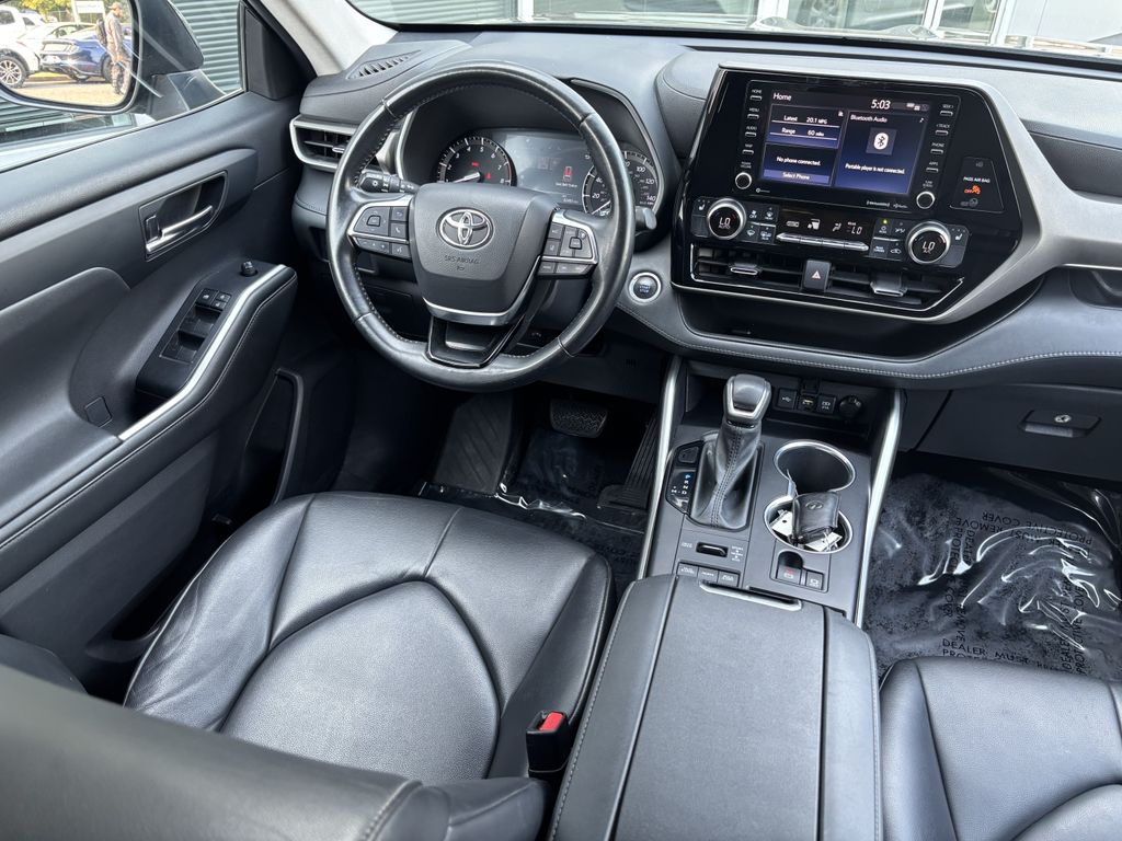 2021 Toyota Highlander XLE - Photo 19