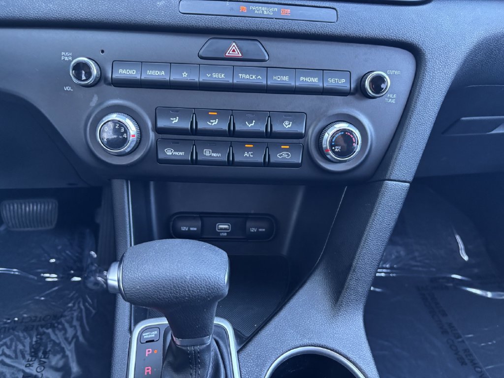 2022 Kia Sportage LX - Photo 18