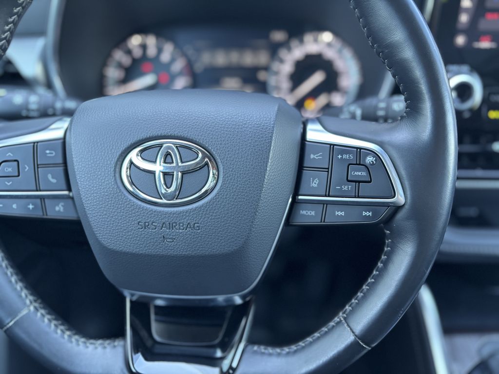2021 Toyota Highlander Limited - Photo 12
