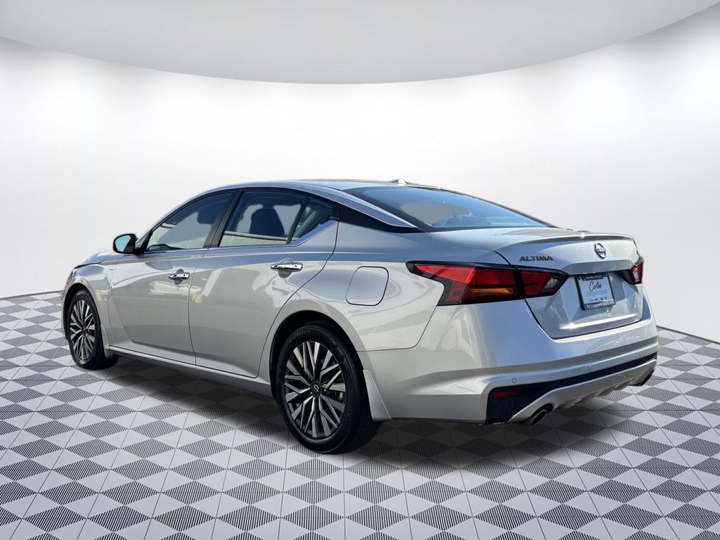 2024 Nissan Altima SV - Photo 5