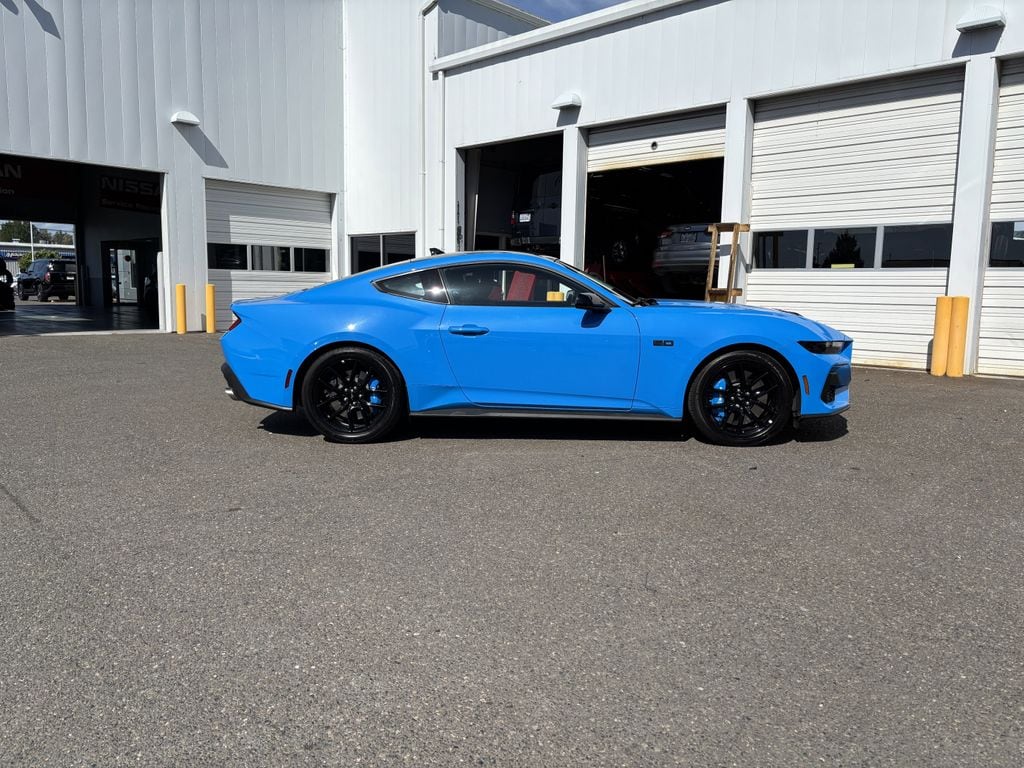 2024 Ford Mustang GT - Photo 8