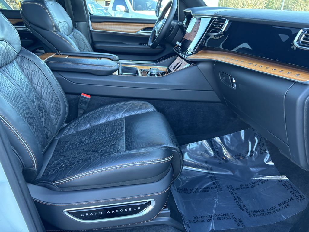 2024 Jeep Grand Wagoneer L Series III - Photo 33