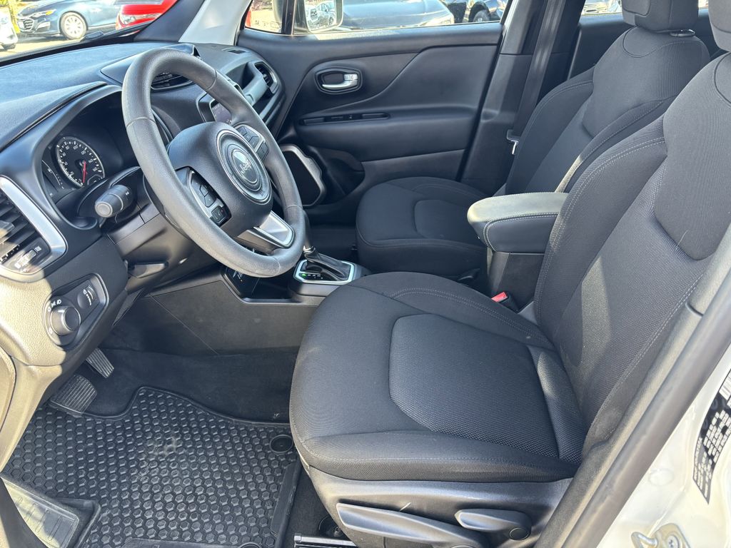 2023 Jeep Renegade Latitude - Photo 15