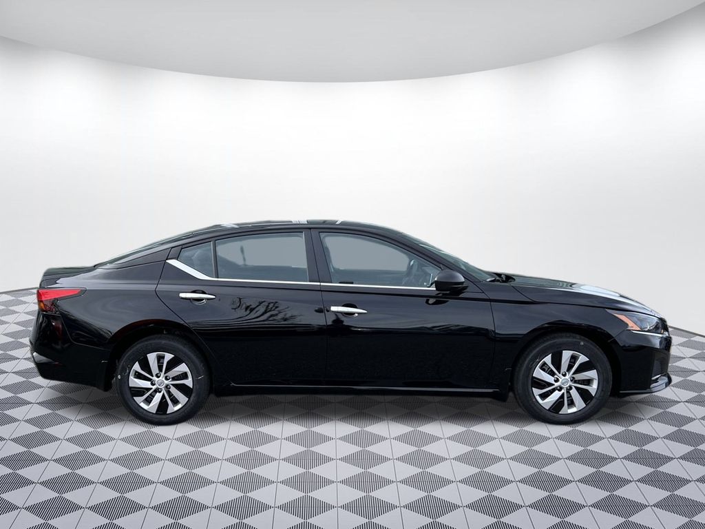 2025 Nissan Altima 2.5 S photo 2