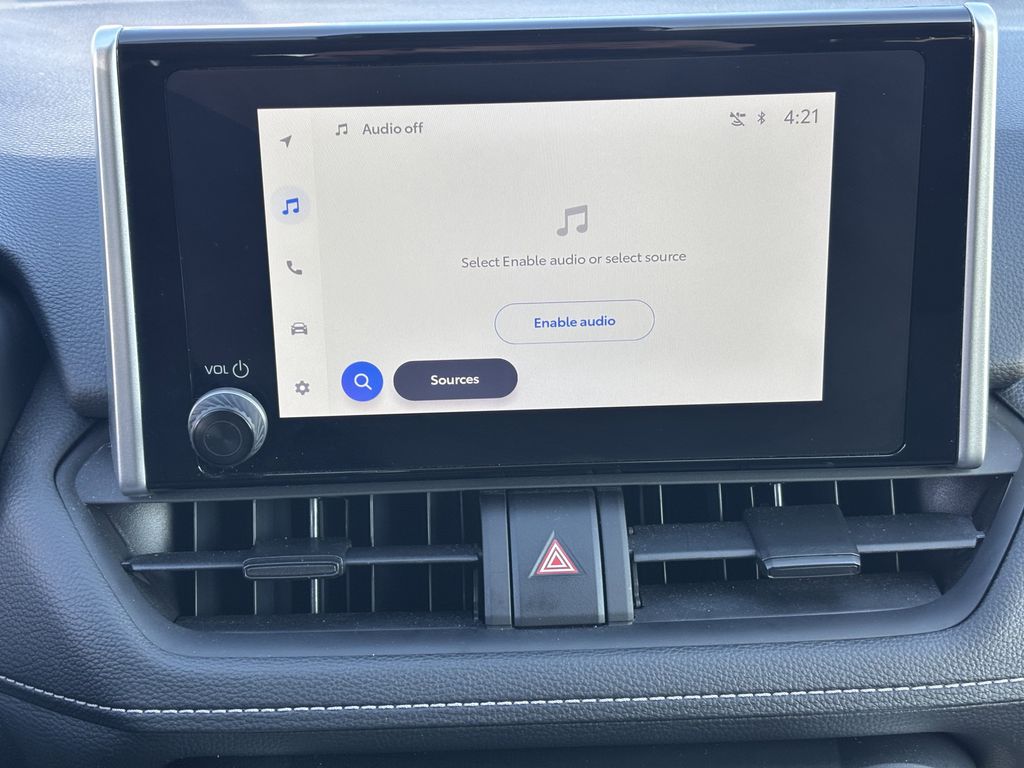 2025 Toyota RAV4 XLE - Photo 20