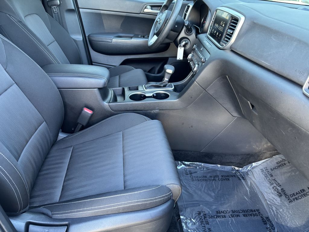 2022 Kia Sportage LX - Photo 28
