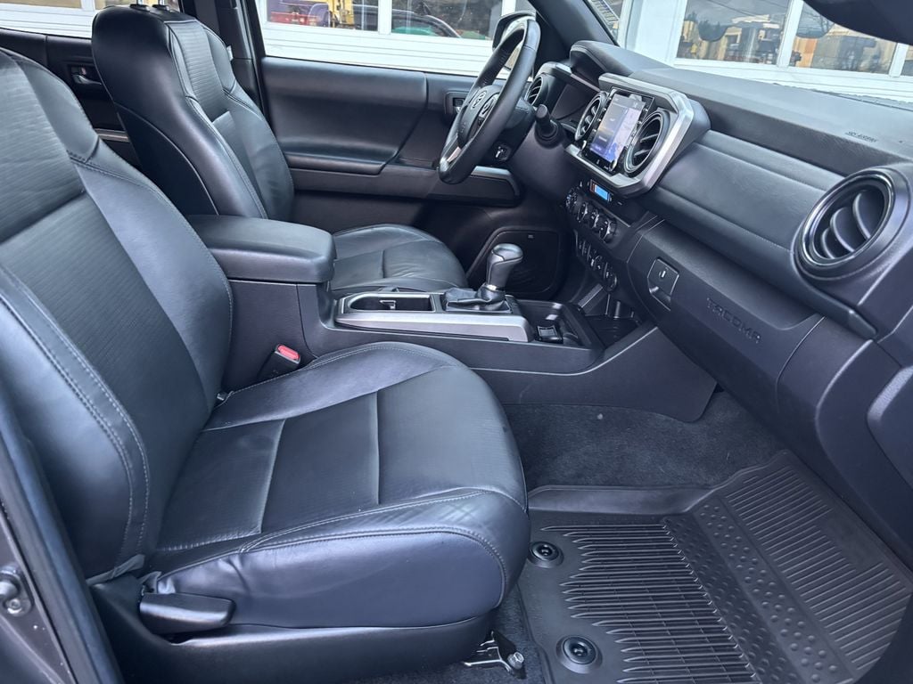 2022 Toyota Tacoma Limited - Photo 28