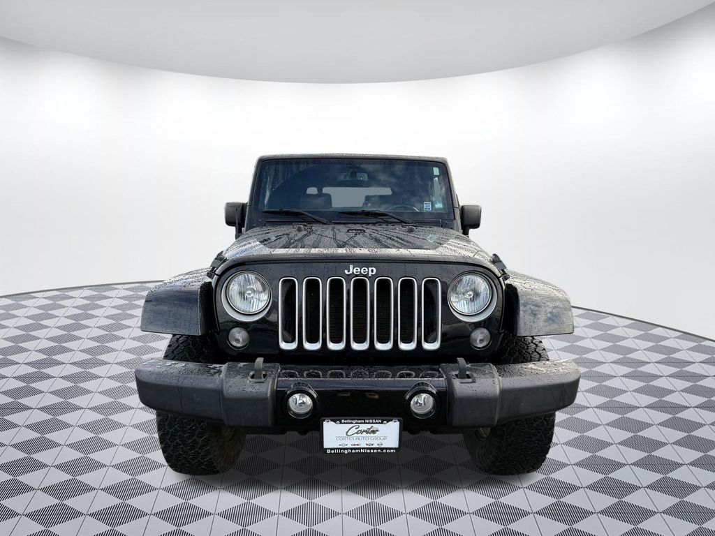 2016 Jeep Wrangler Sahara photo 2