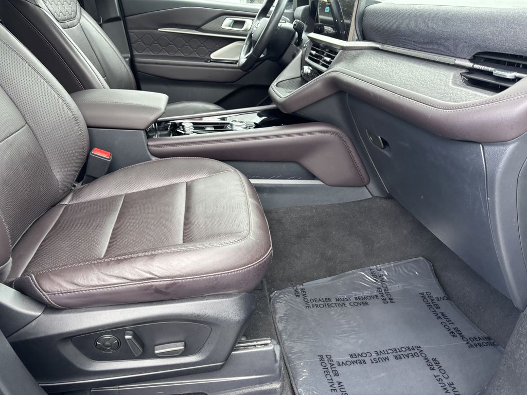 2025 Ford Explorer Platinum - Photo 30