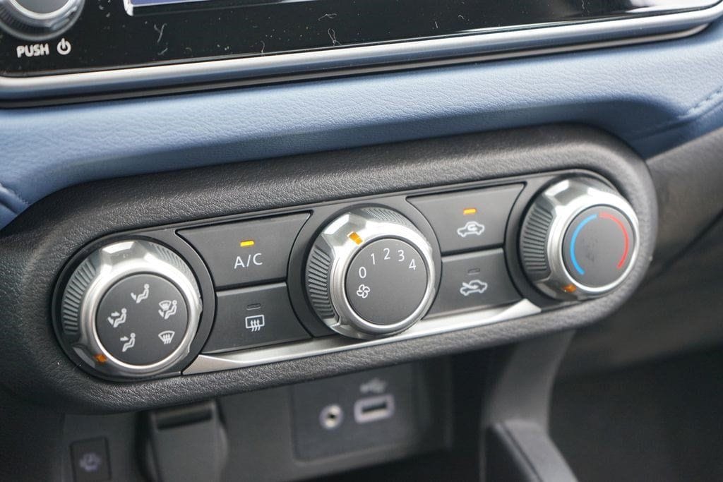 2025 Nissan Versa Sedan SV - Photo 16