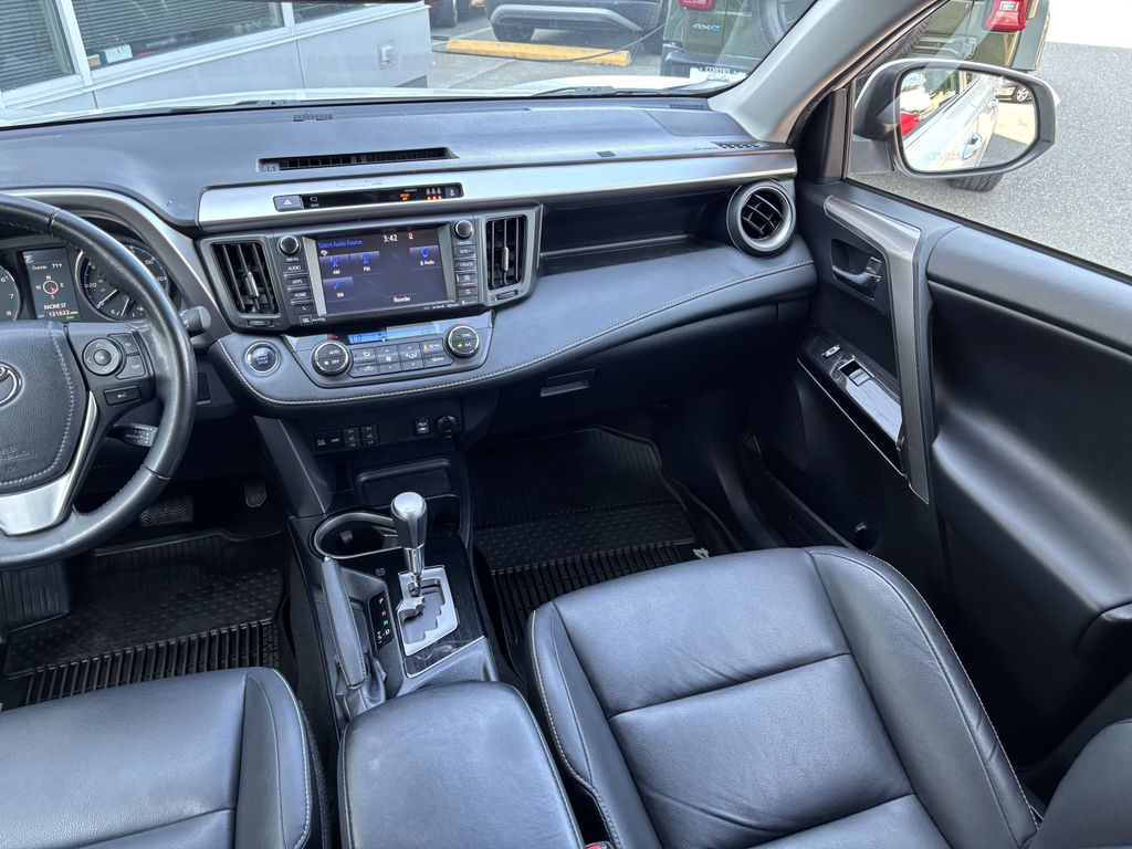 2018 Toyota RAV4 Limited - Photo 22