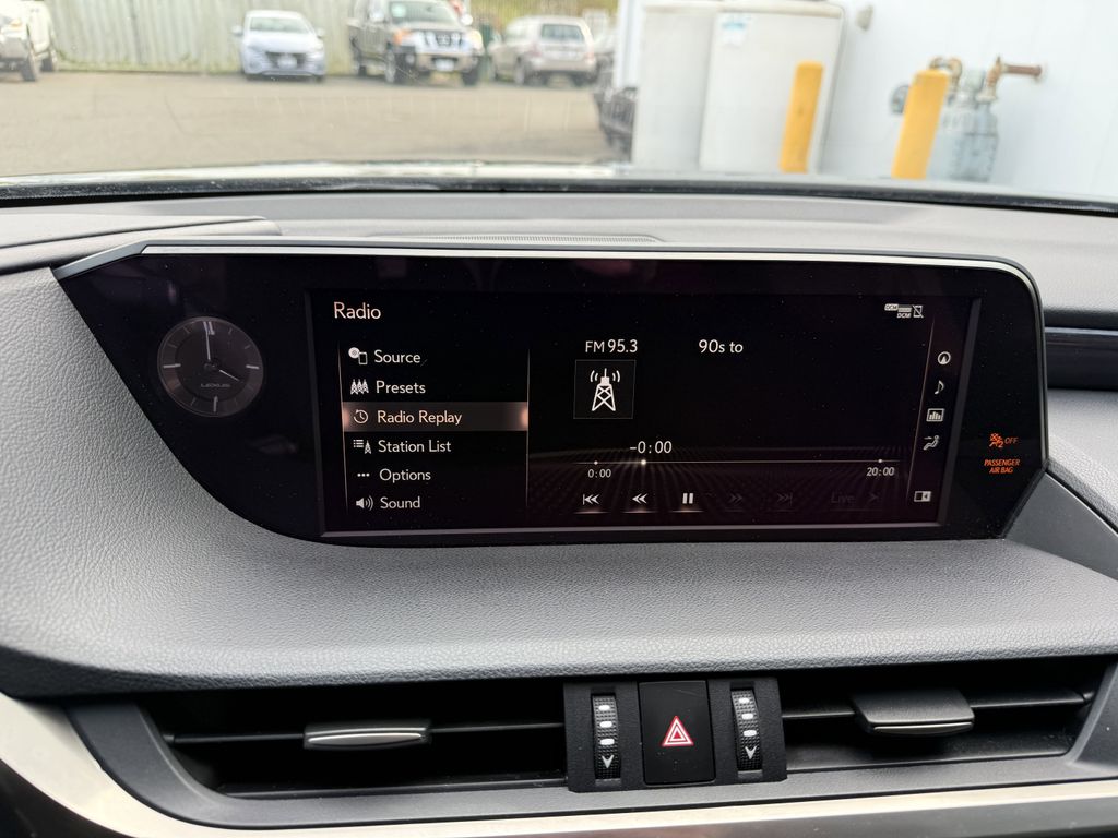 2019 Lexus ES 350 - Photo 17