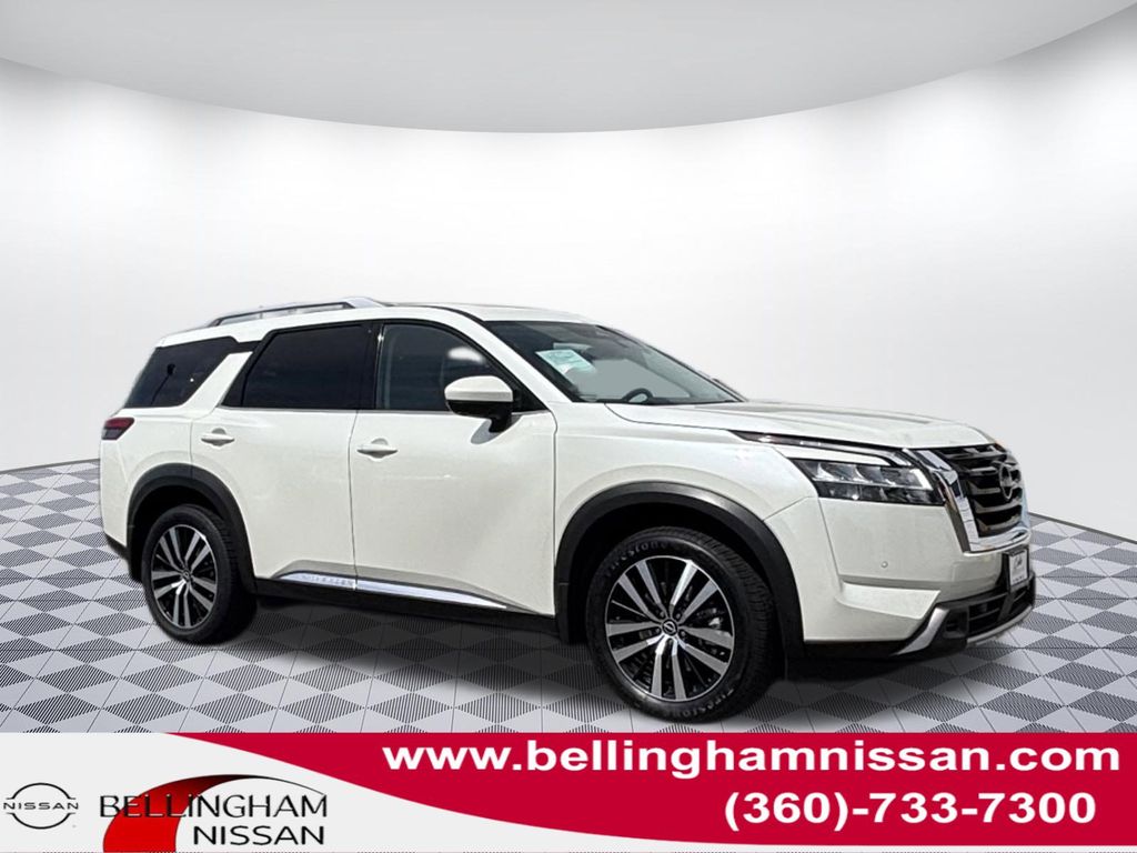 2023 Nissan Pathfinder Platinum 4WD's photo