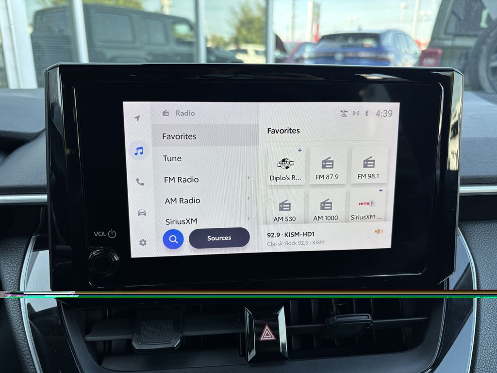 2023 Toyota Corolla LE - Photo 18