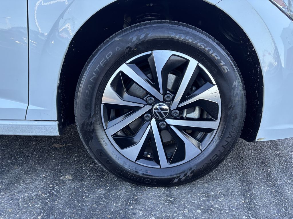 2024 Volkswagen Jetta S - Photo 9