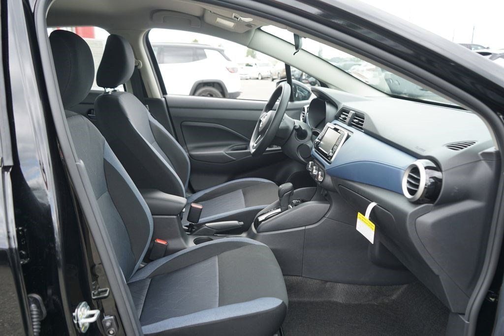 2025 Nissan Versa Sedan SV - Photo 29