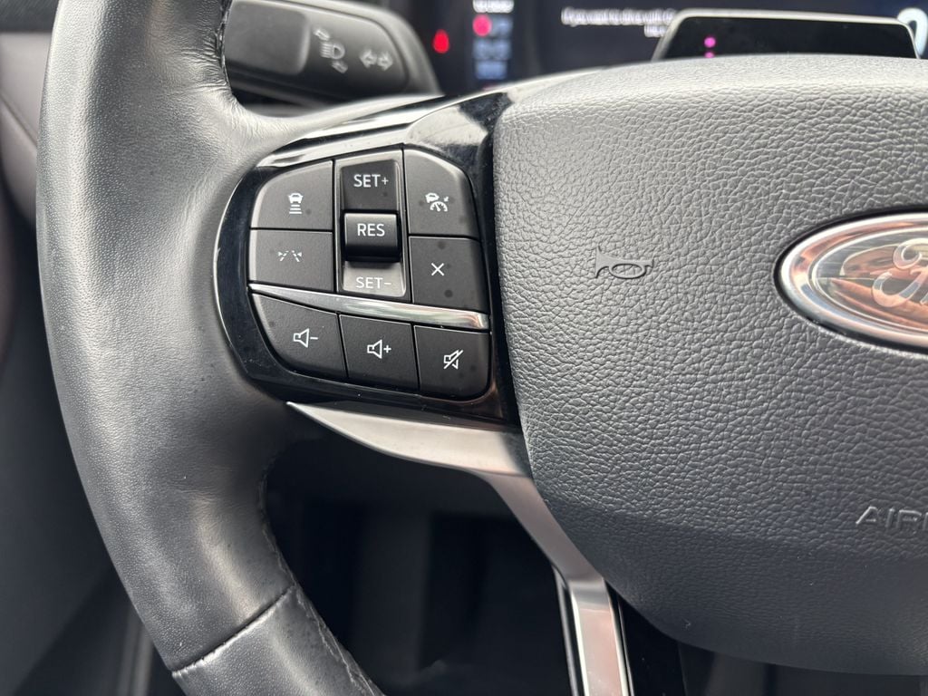 2025 Ford Explorer Platinum - Photo 16