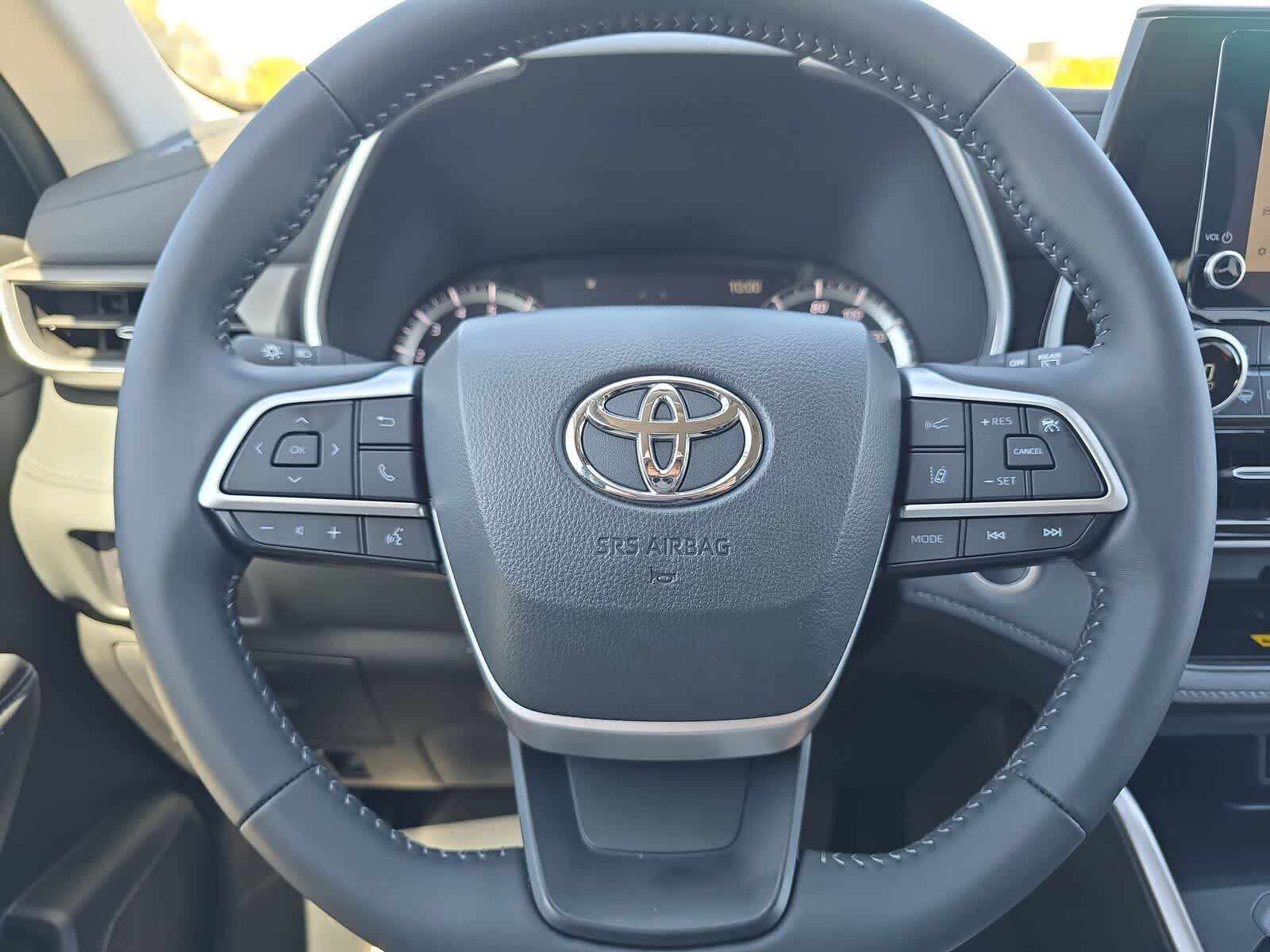 Thumbnail: 2025 Toyota Highlander - 27