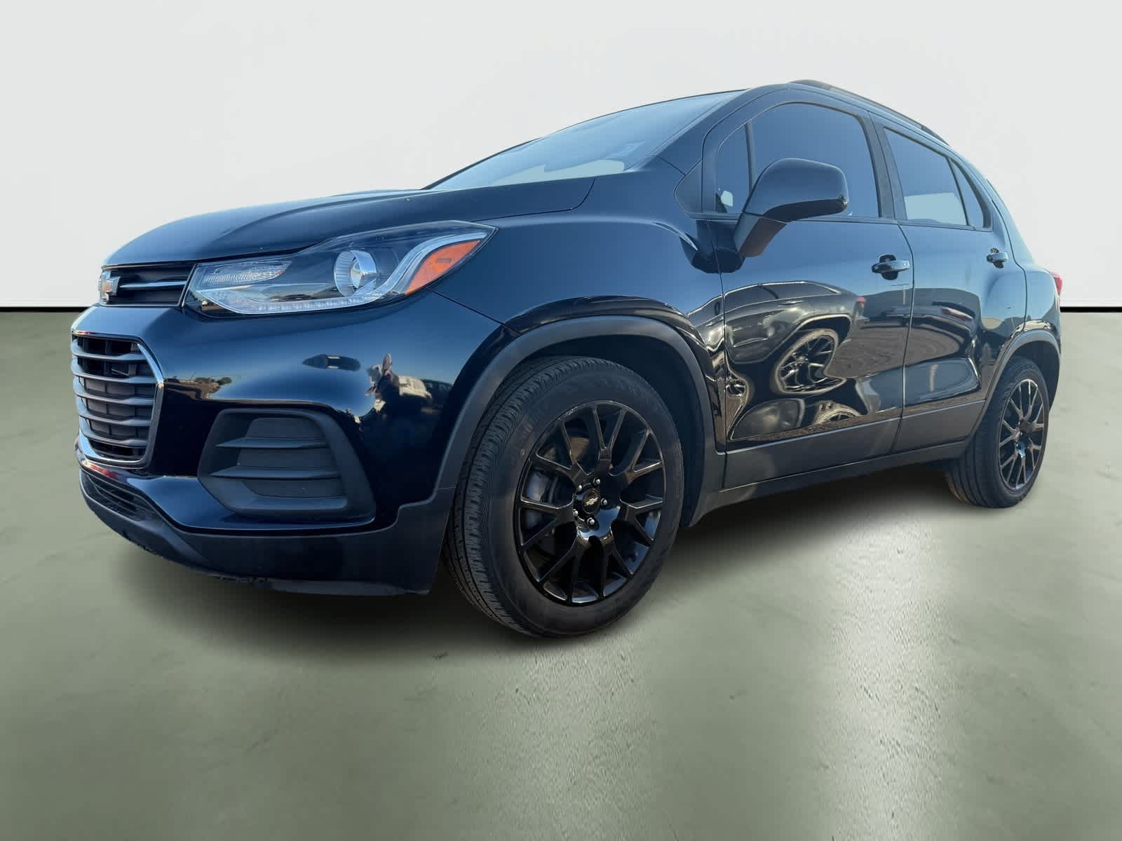 Thumbnail: 2021 Chevrolet Trax - 2