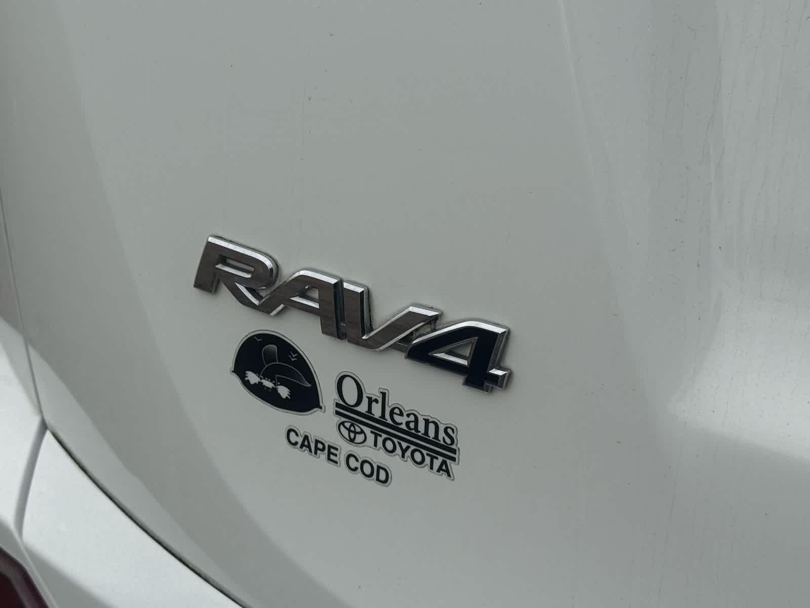 Thumbnail: 2018 Toyota RAV4 - 16