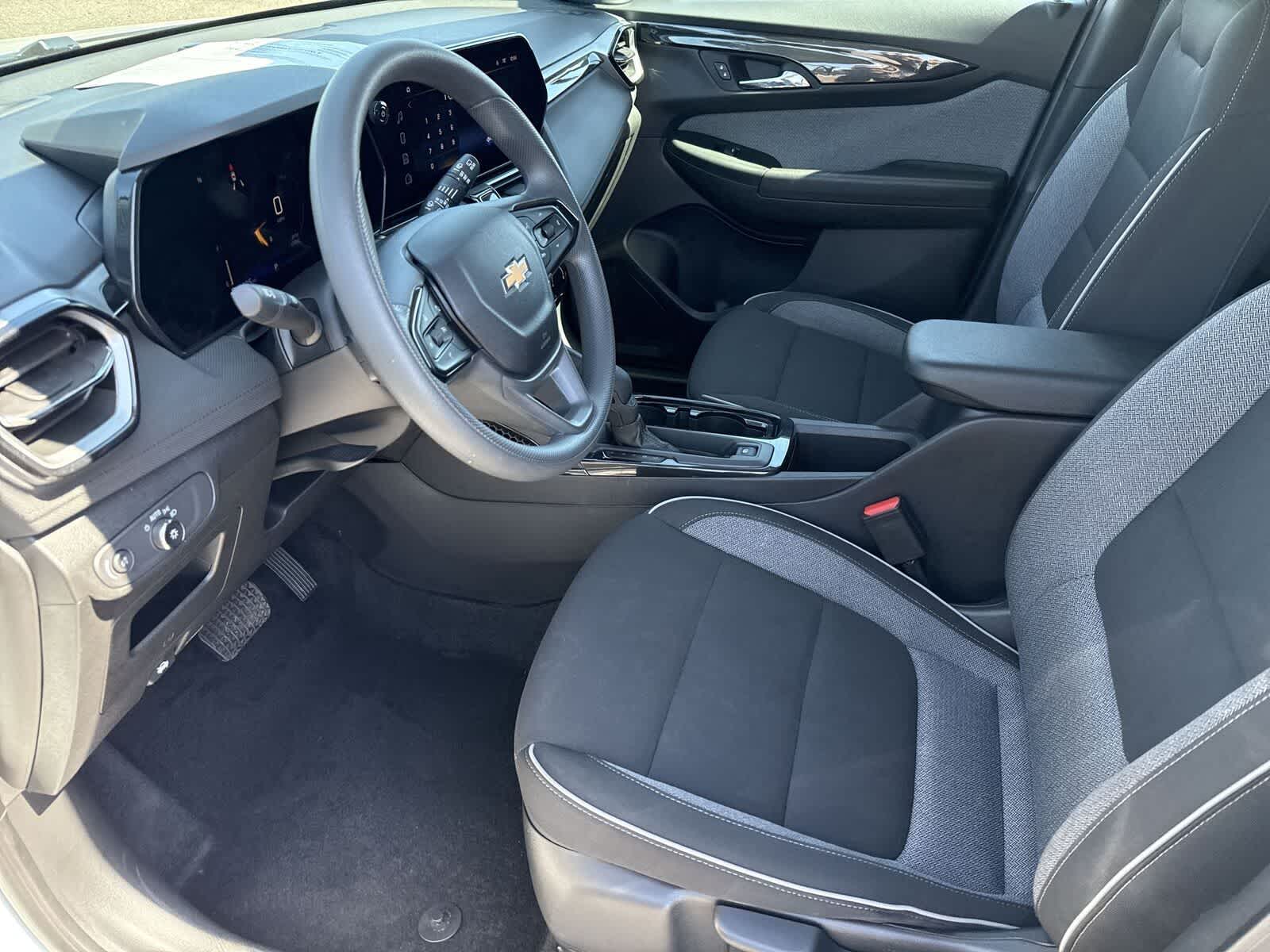 Thumbnail: 2025 Chevrolet TrailBlazer - 16