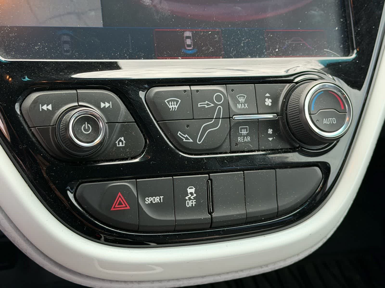 Thumbnail: 2017 Chevrolet Bolt EV - 12