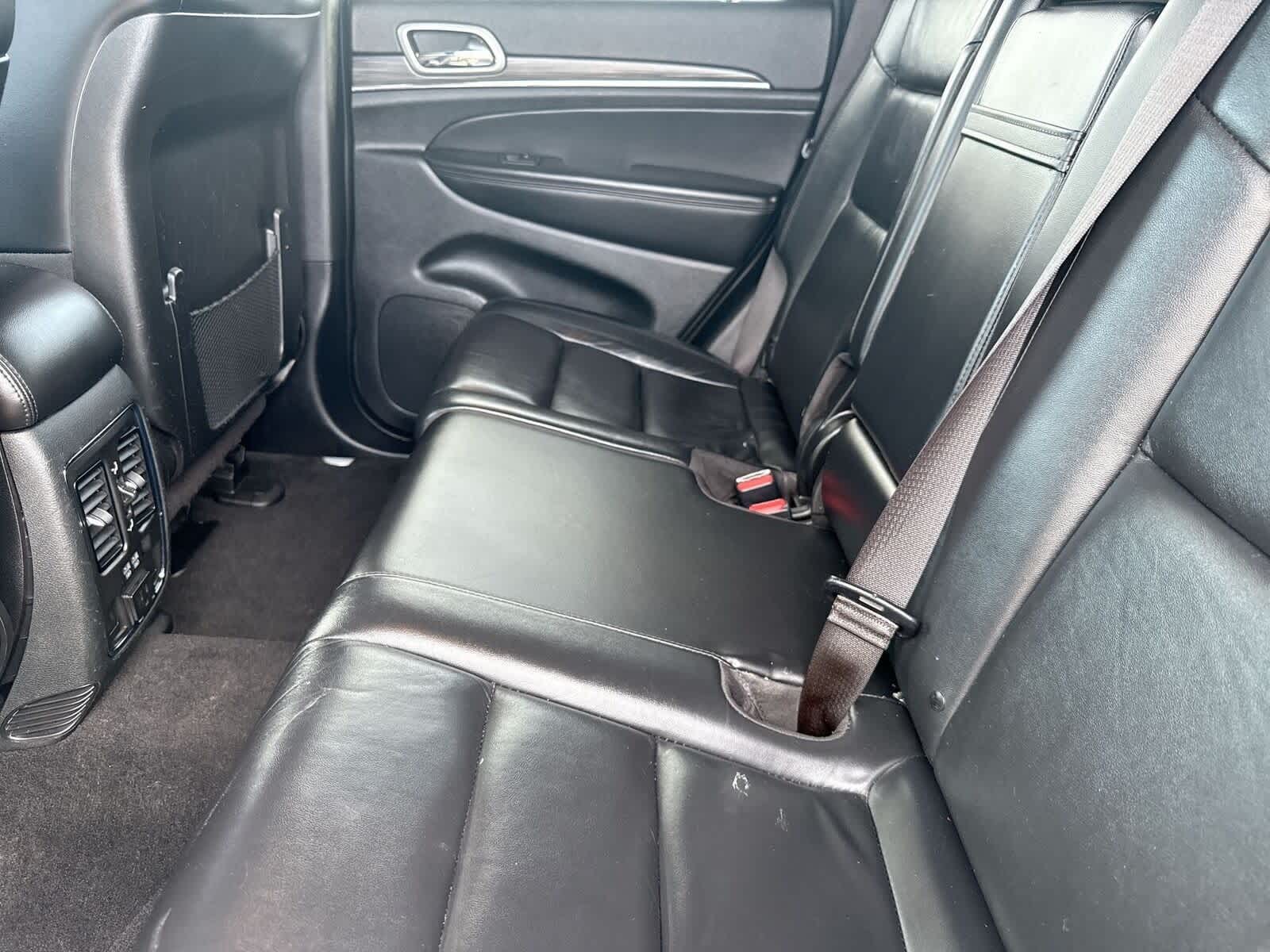 Thumbnail: 2022 Jeep Grand Cherokee - 14