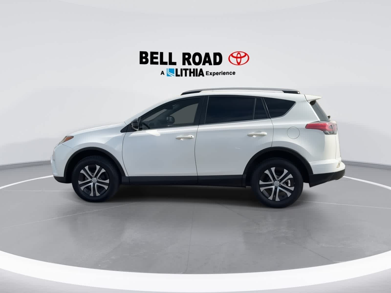 Thumbnail: 2018 Toyota RAV4 - 5