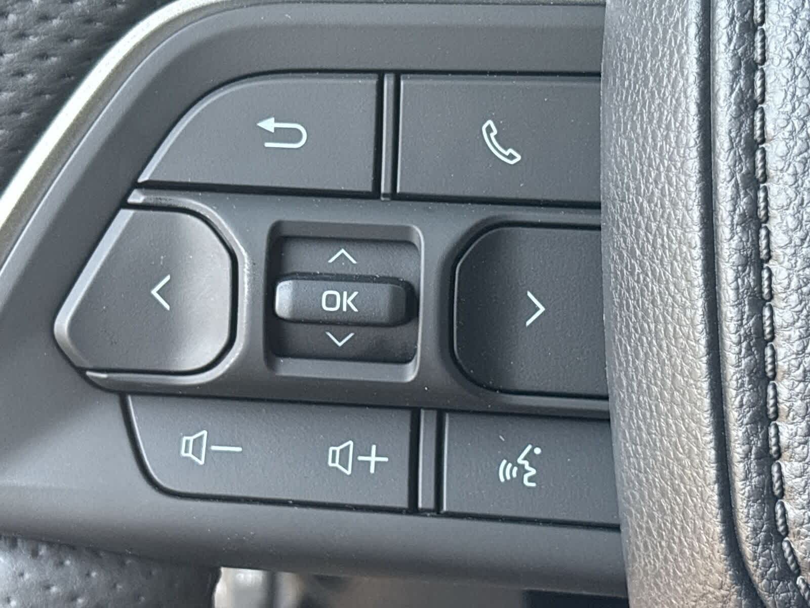 Thumbnail: 2025 Toyota Tacoma - 28