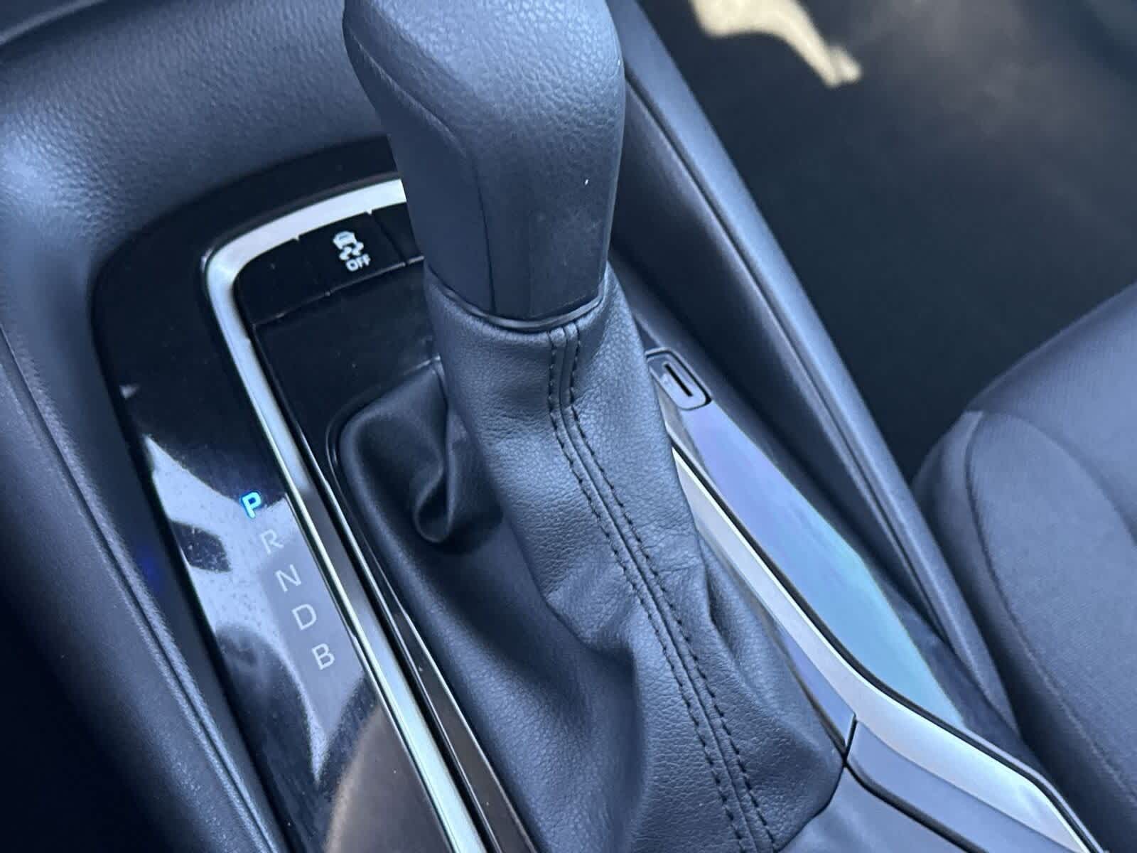 Thumbnail: 2025 Toyota Corolla - 25