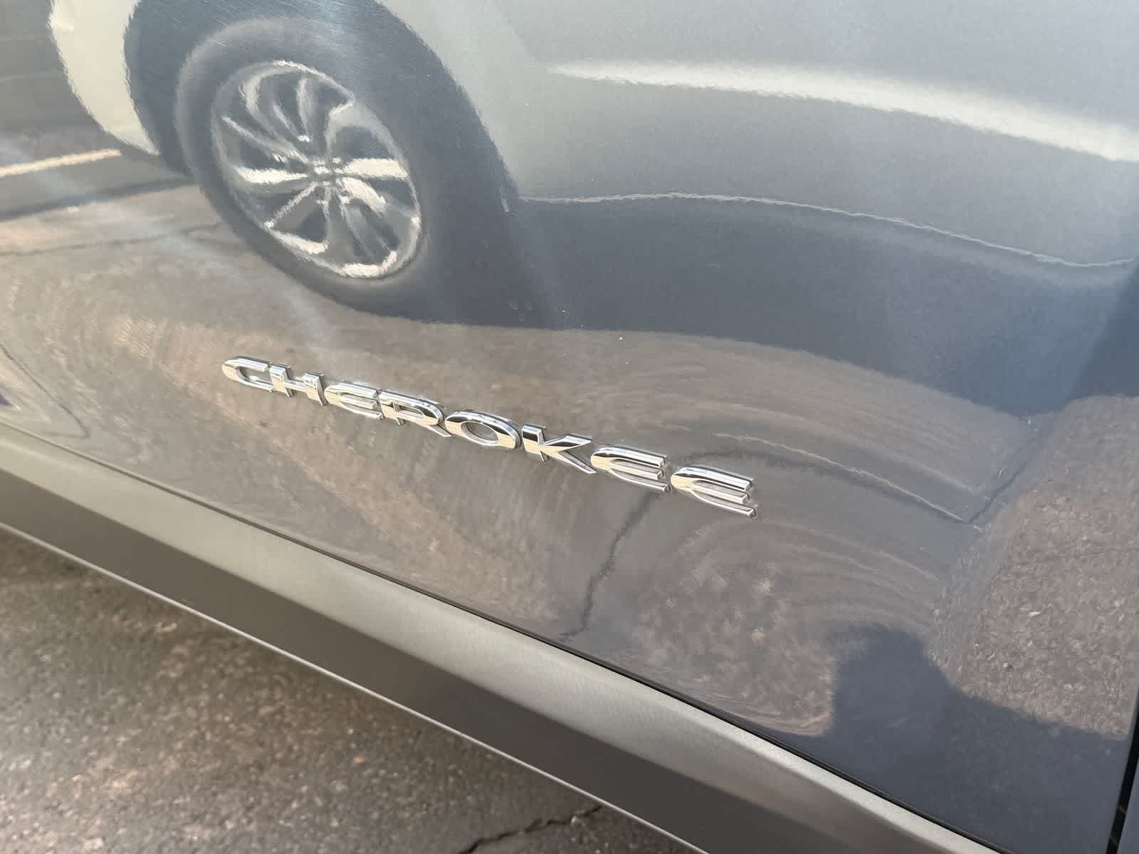 Thumbnail: 2021 Jeep Cherokee - 8