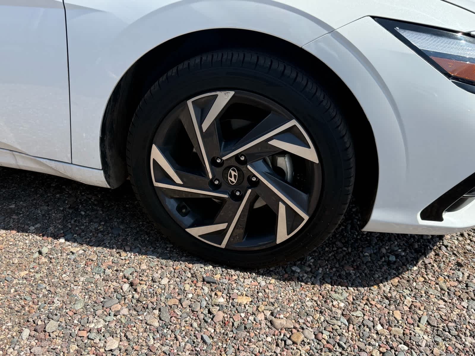 2024 Hyundai Elantra Limited Edition 6