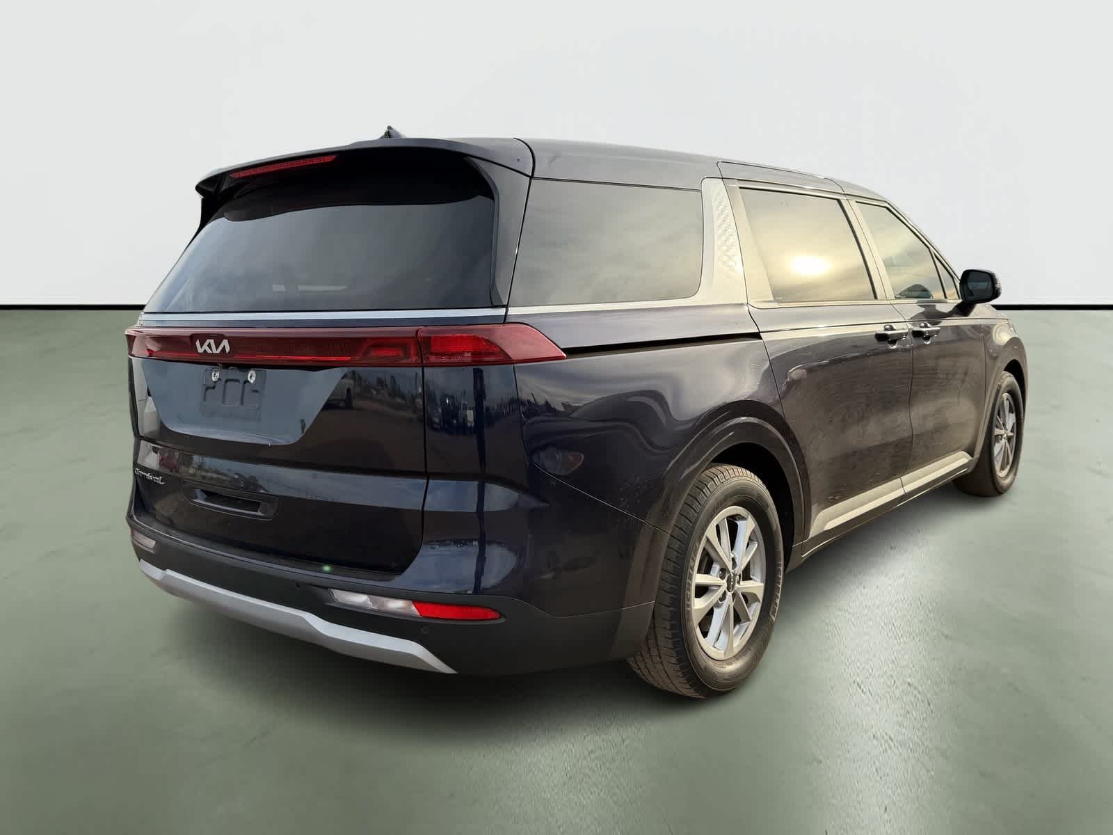 Thumbnail: 2022 Kia Carnival - 4