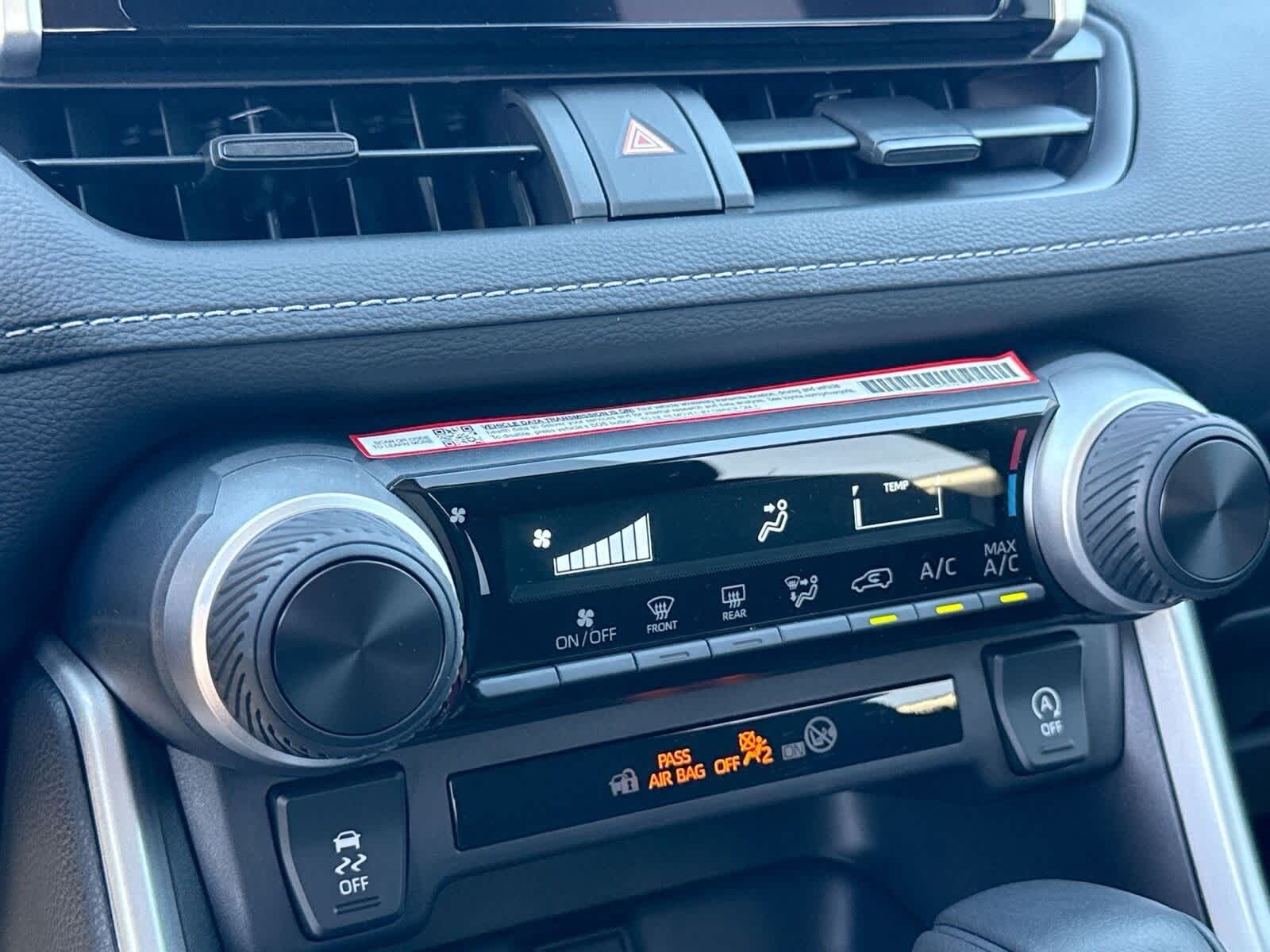 Thumbnail: 2025 Toyota RAV4 - 21